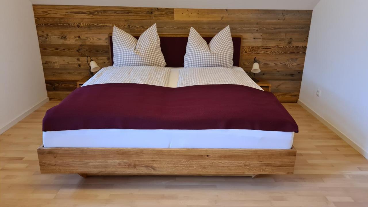 Bunter Hirsch Ferienwohnung Im Garmischer Zentrum Dış mekan fotoğraf