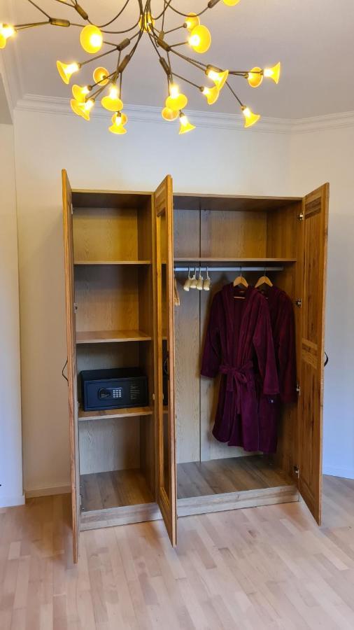 Bunter Hirsch Ferienwohnung Im Garmischer Zentrum Dış mekan fotoğraf