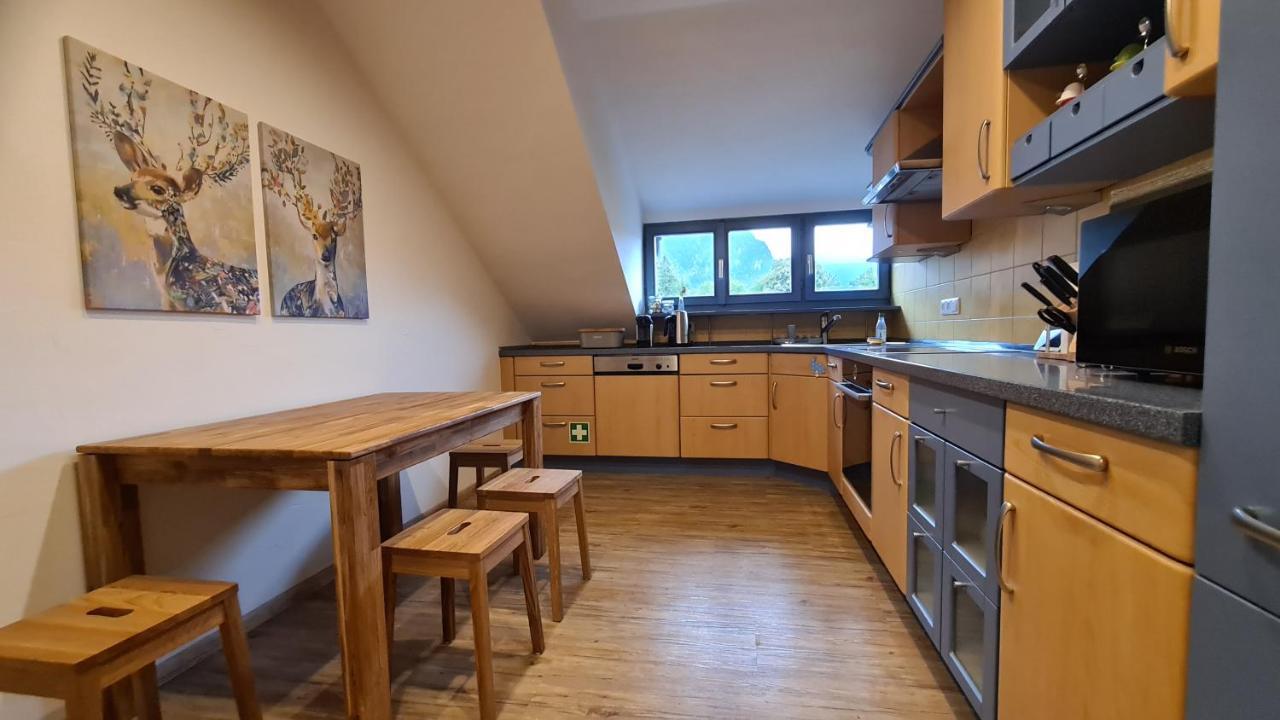 Bunter Hirsch Ferienwohnung Im Garmischer Zentrum Dış mekan fotoğraf