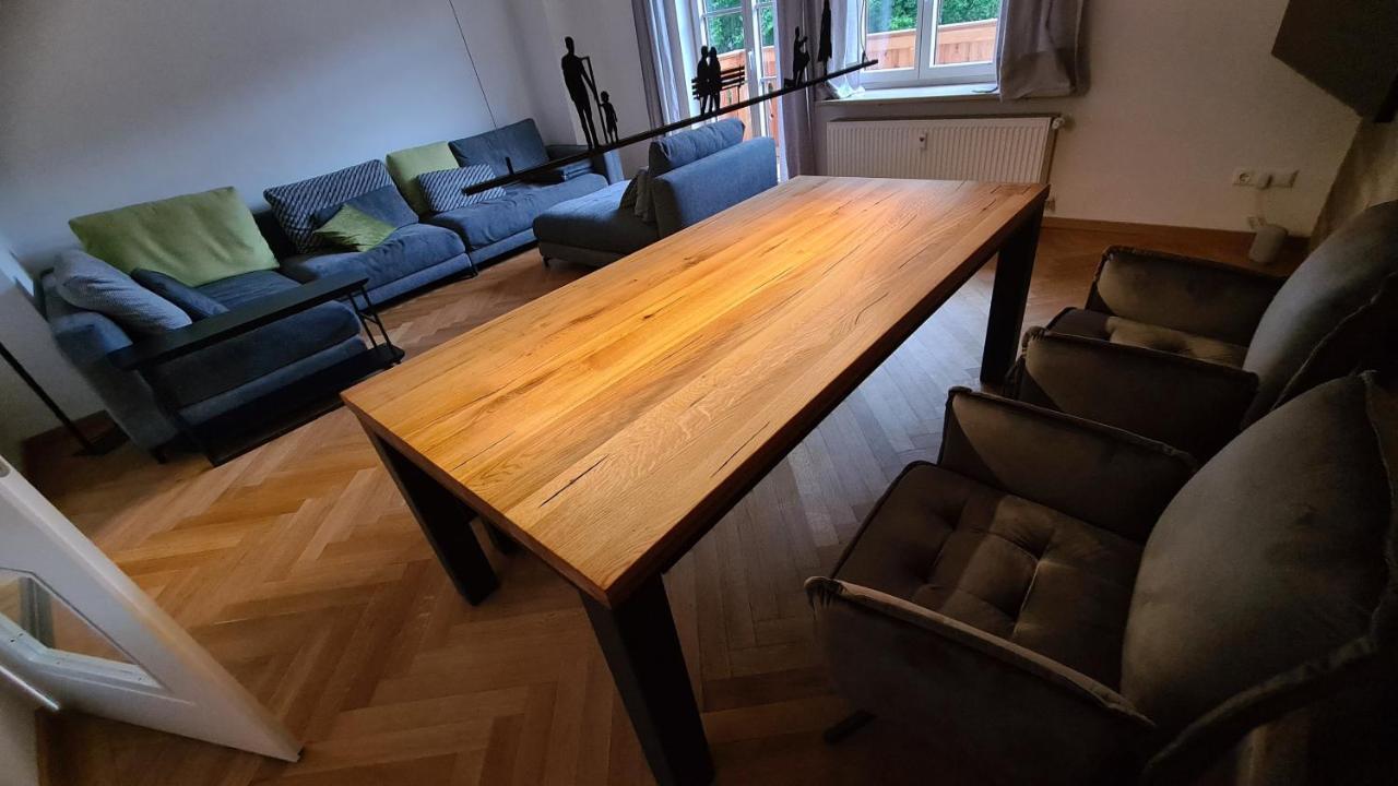 Bunter Hirsch Ferienwohnung Im Garmischer Zentrum Dış mekan fotoğraf