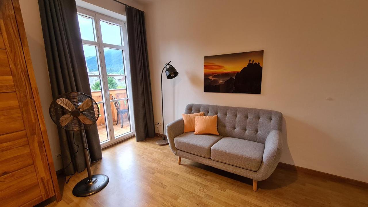 Bunter Hirsch Ferienwohnung Im Garmischer Zentrum Dış mekan fotoğraf