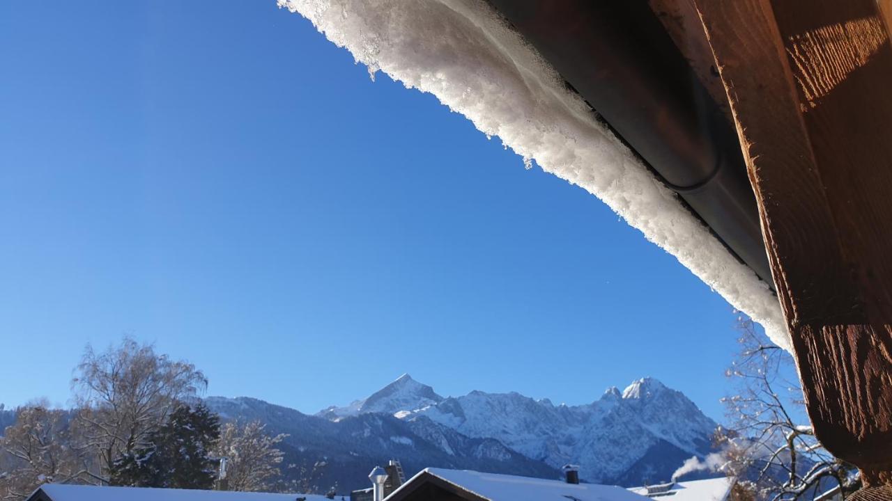 Bunter Hirsch Ferienwohnung Im Garmischer Zentrum Dış mekan fotoğraf